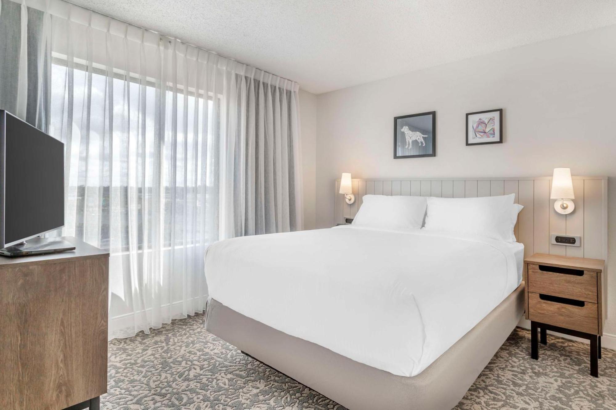 Sonesta Es Hotel